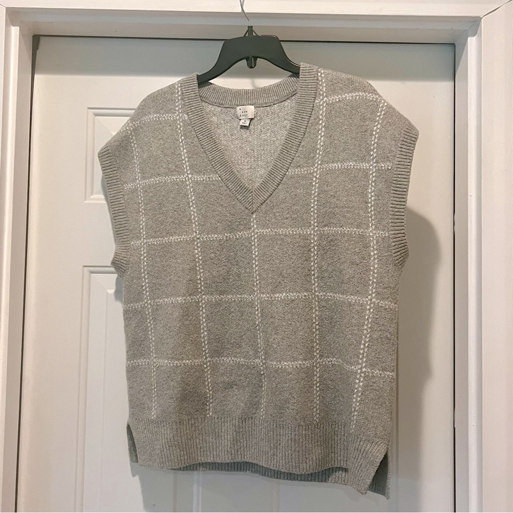A New Day Oversized Gray V-Neck Sweater Vest, Women’s Medium